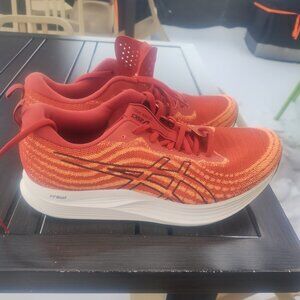 Asics Evo Speed orange size 9M 10.5W